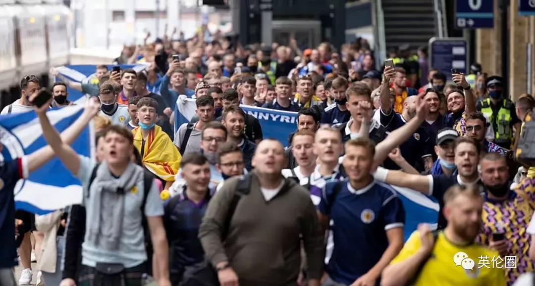 街头斗殴、醉酒裸奔...一大波短裙男子不顾警告涌入伦敦