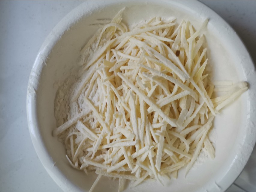 陕北洋芋叉叉怎么做最好吃,家庭版洋芋叉叉教程