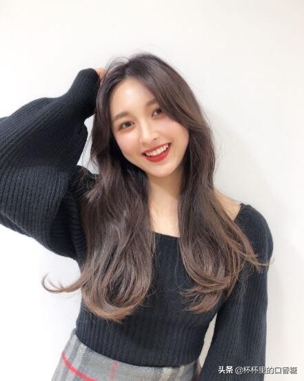 肩宽斜方肌大脖子短女生穿搭,肩宽斜方肌厚女生穿搭技巧