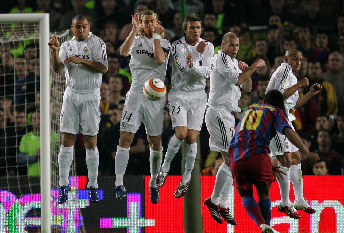 世界足坛第一人小罗,小罗从球王变囚王