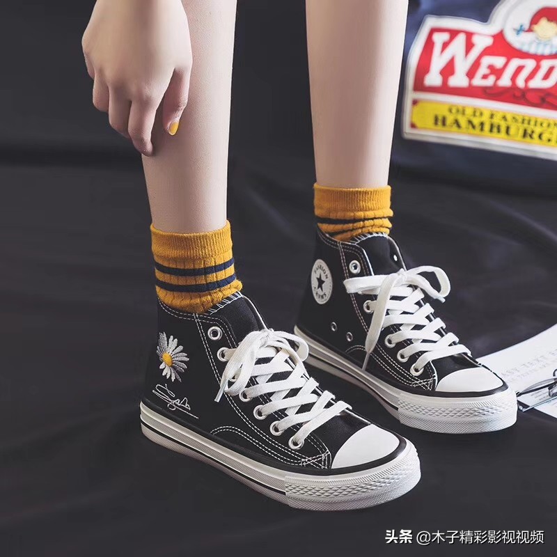 今年超火女板鞋黑色平底,女款个性帆布女鞋高帮