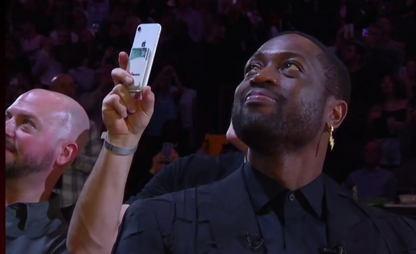 韦德3号球衣高挂热火主场,3号韦德球衣