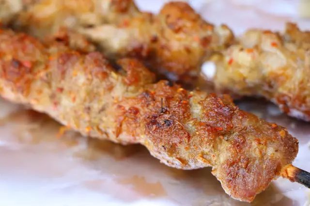 烧烤羊肉串用的自制烧烤腌制料,新疆羊肉串挂糊腌料需不需要姜黄