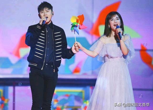 谢娜书中自曝和刘烨分手、结婚6年未育，原来是这样的原因