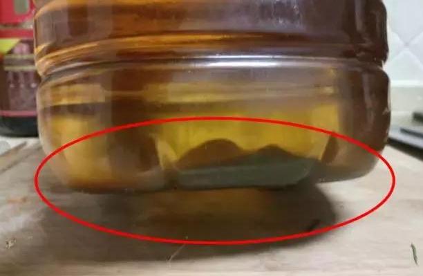 油烟机的废油怎么倒掉,油烟机清理出来的油怎么处理