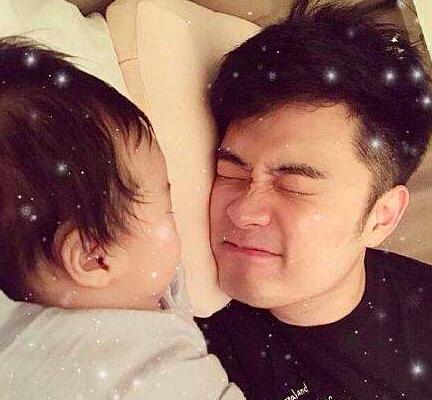 张子萱挺孕肚逛街,张子萱以前怀过孕吗