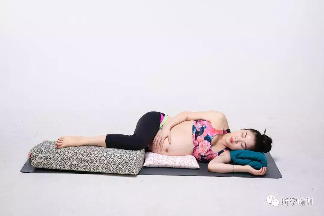 消除面部水肿的瑜伽,孕期瑜伽缓解下肢水肿