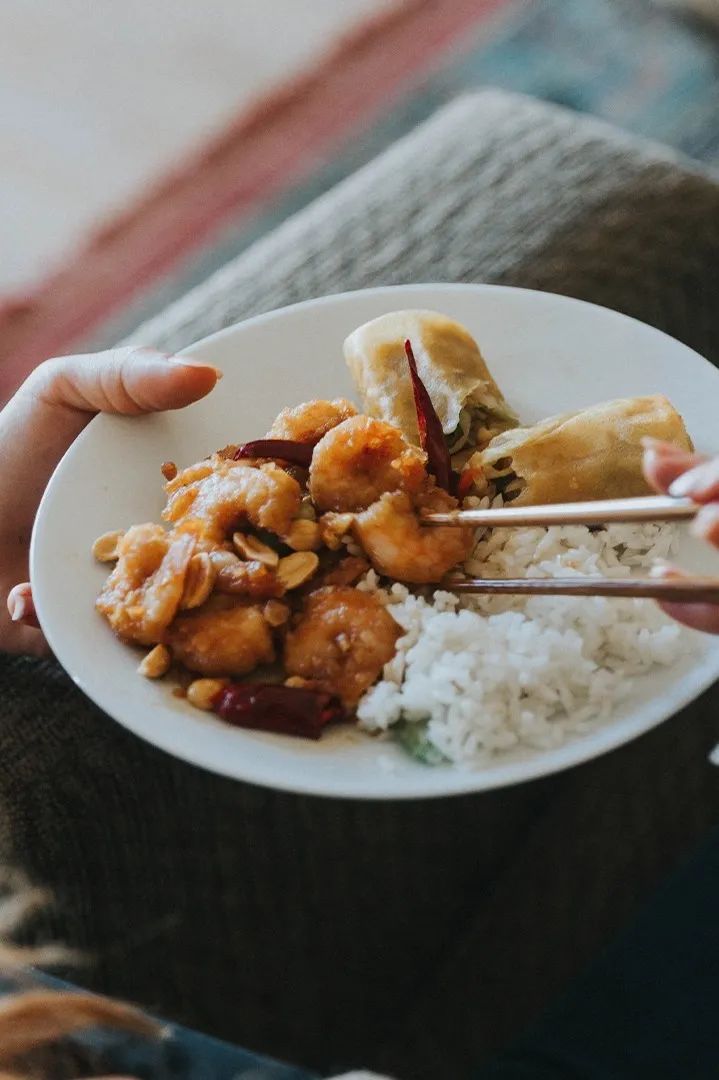 「混不吝」的美式中餐当然不是中餐,但它在中国也想分一杯羹