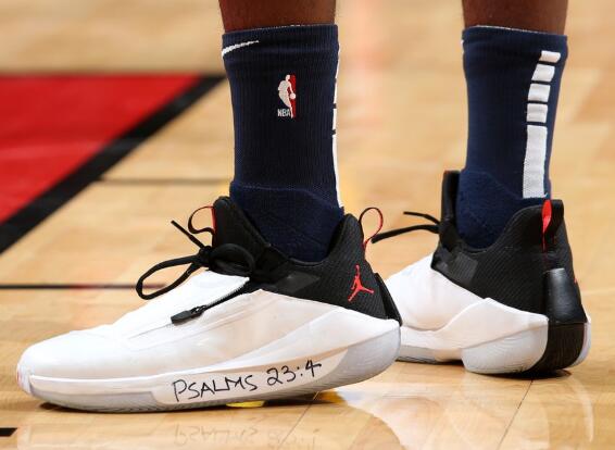 今日球场战靴鉴赏：塔克换鞋狂