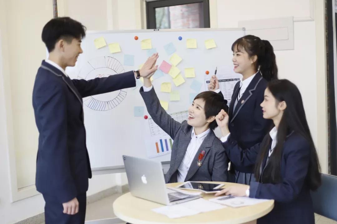 四川旅游管理比较好的民办大学,四川省一级示范普通高中