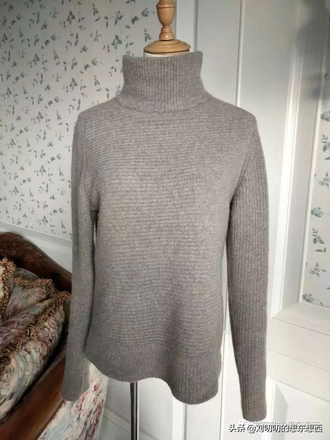 春季套头超薄羊绒衫搭配,夹克式羊绒外套怎么搭配