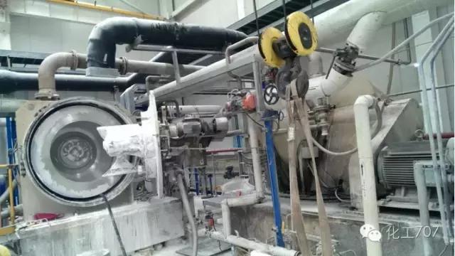 卧式离心机的基本结构及工作原理,卧式刮刀离心机工作原理视频