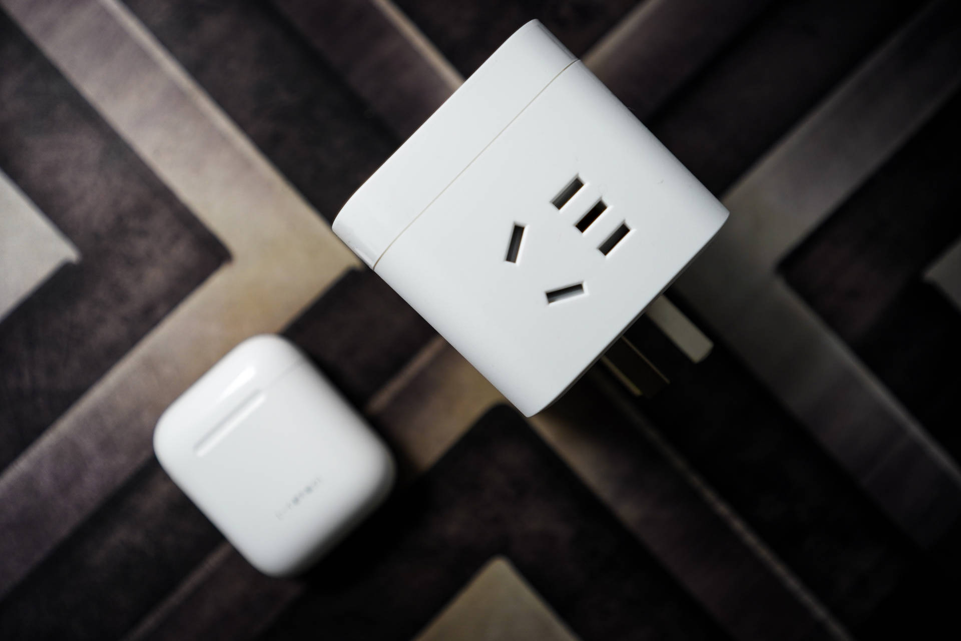 论如何拯救家里的小桌面?聊聊我那些花小钱省大地方的桌面好物