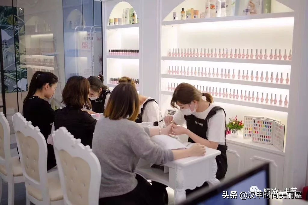 如何成功开好一家美甲店店铺选址,怎么开一家美甲店加盟店