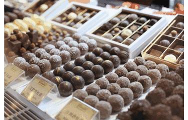 让巧克力变成爱情信物，原来是商家们的“阴谋”？（菲李漫画）