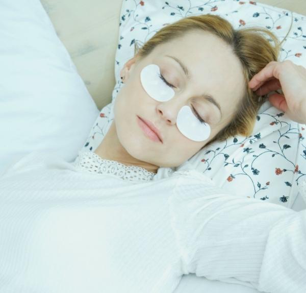 女士眼袋大怎么消除最有效,眼袋太重怎么消除女孩子