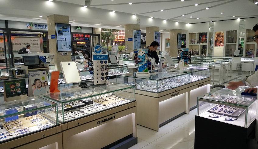 路边卖的老花镜便宜,老花镜为什么比眼镜店贵