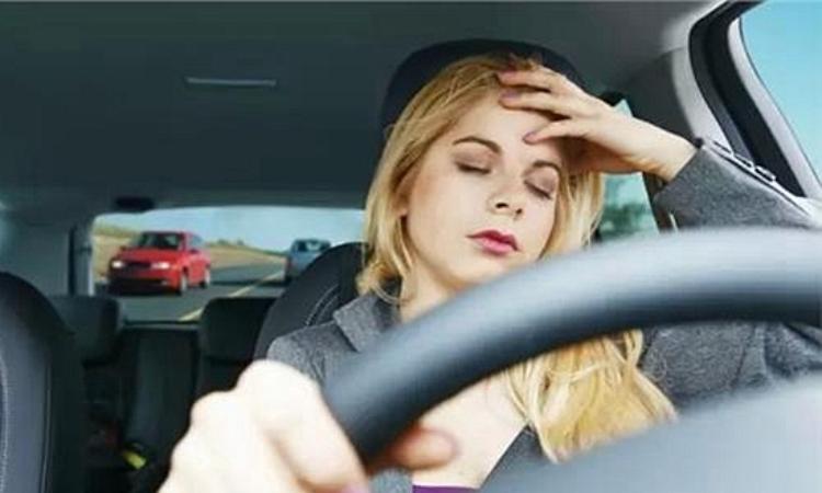 防止开车犯困的最好办法,开车时犯困最简单的提神方法