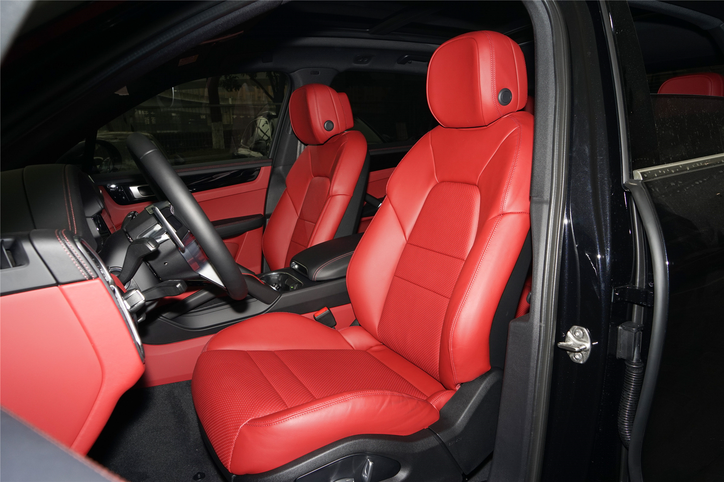 破百5.6秒+全时四驱！CayenneE-Hybrid表现如何