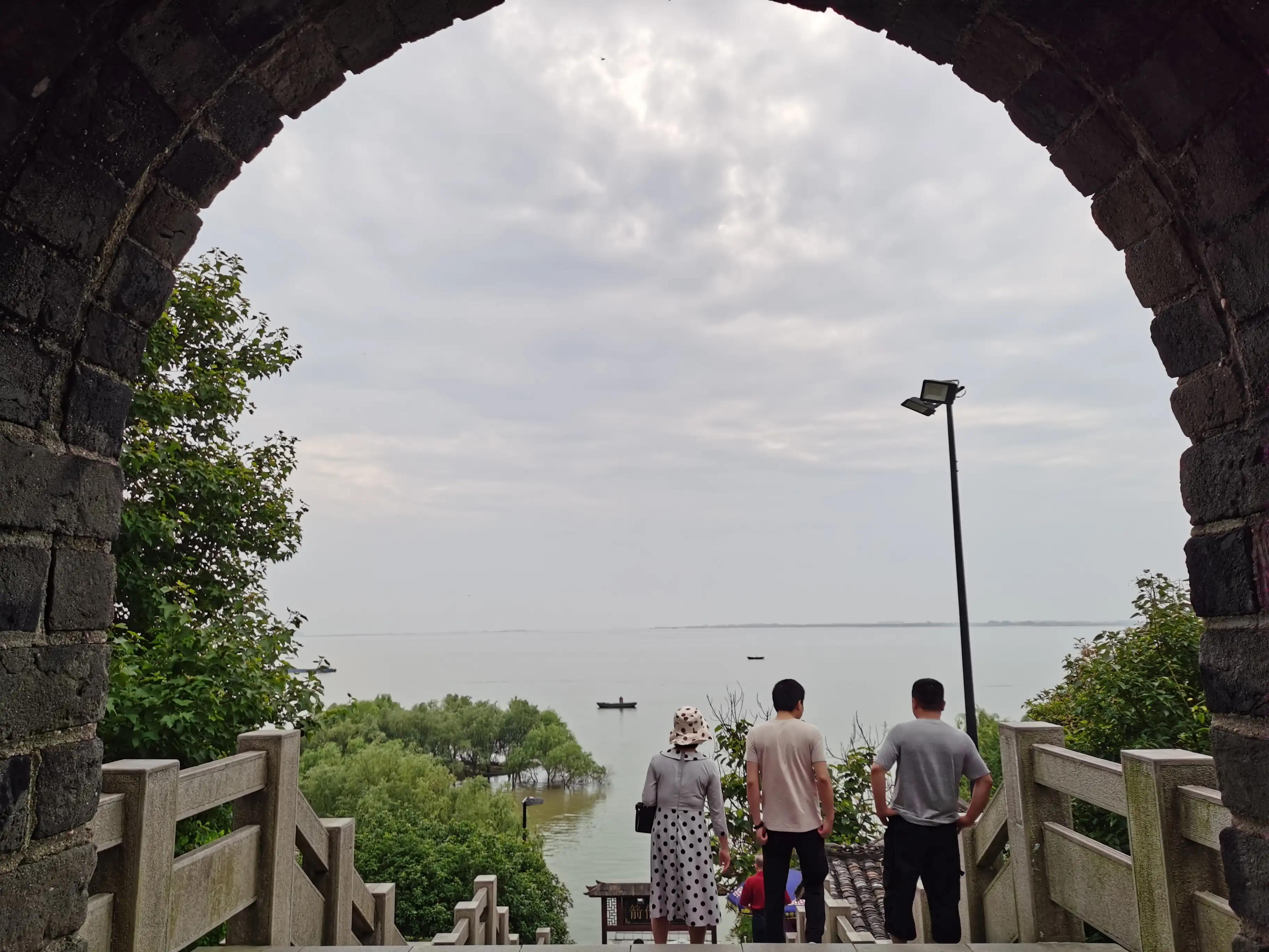 祖国江山如画，一首诗配上一张图，你能写出怎样的诗来呢？