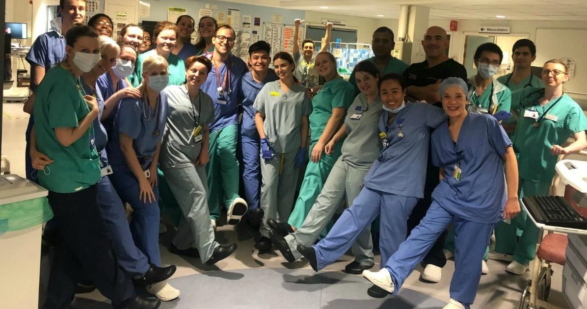 洞洞鞋为什么被称为最危险的鞋,洞洞鞋奇葩巨丑