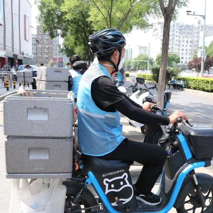 为民解忧!做好疫情期间居民群众的“服务员”