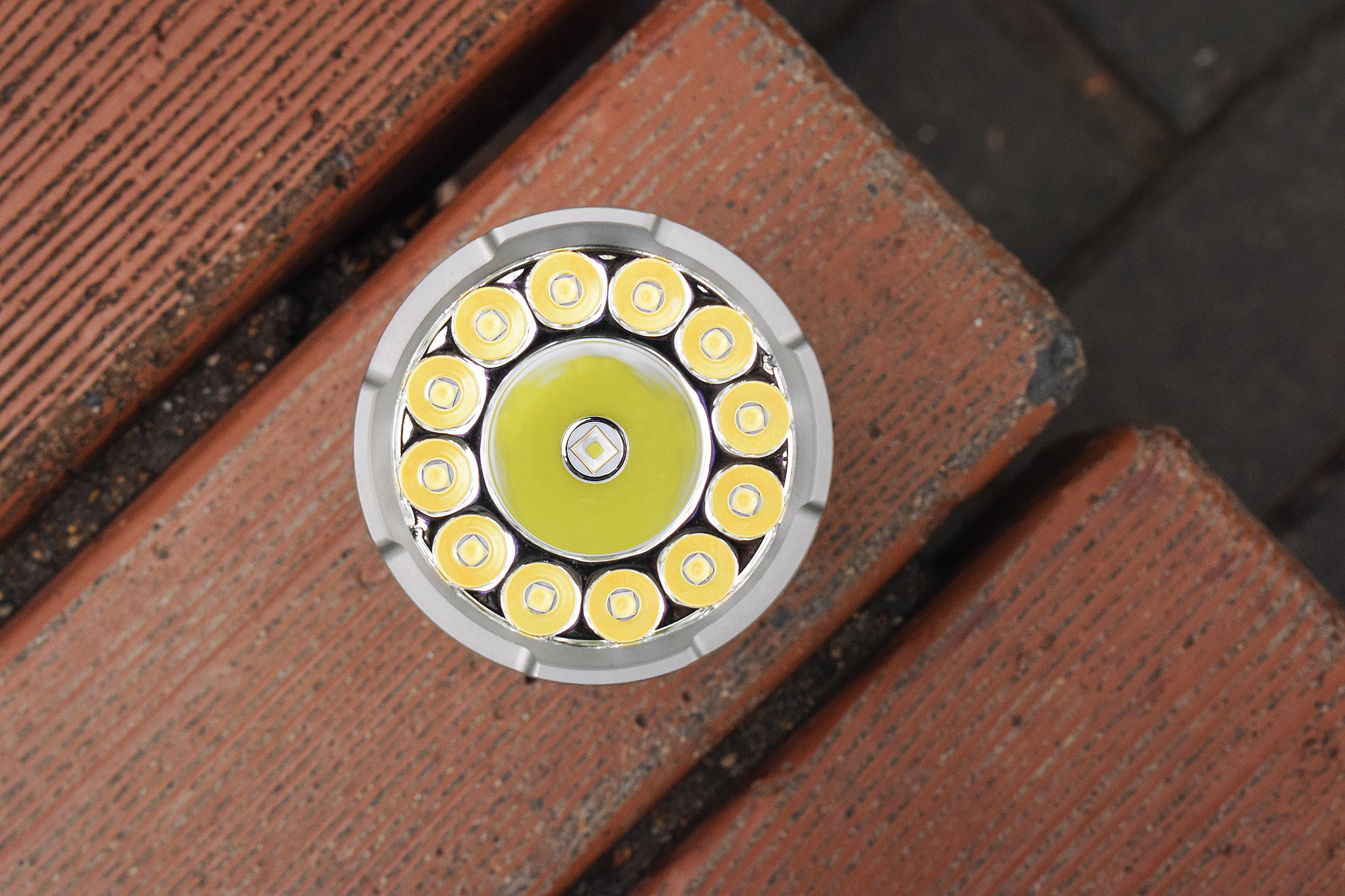 索菲恩sc33手电测评,索菲恩ts30spro专业户外手电