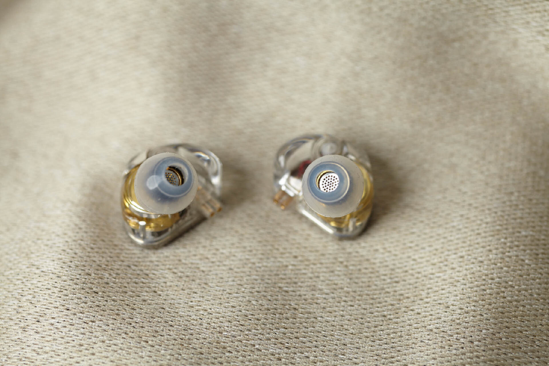 trn玄武入耳式有线耳机测评,trnst1圈铁耳机评测