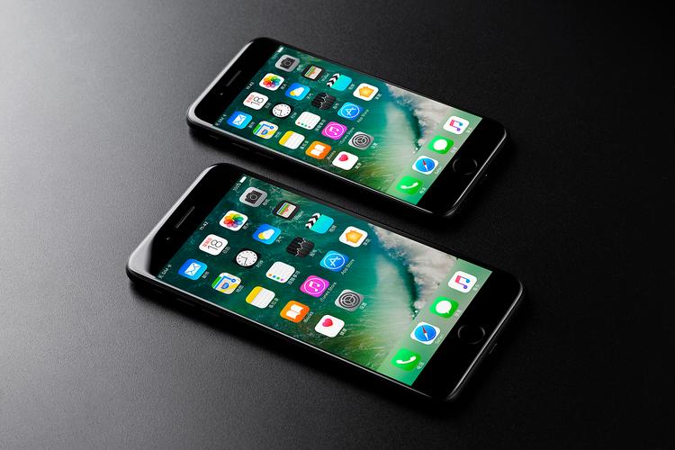 从无前置摄像头到“刘海”设计，苹果手机如何引领手机相机行业