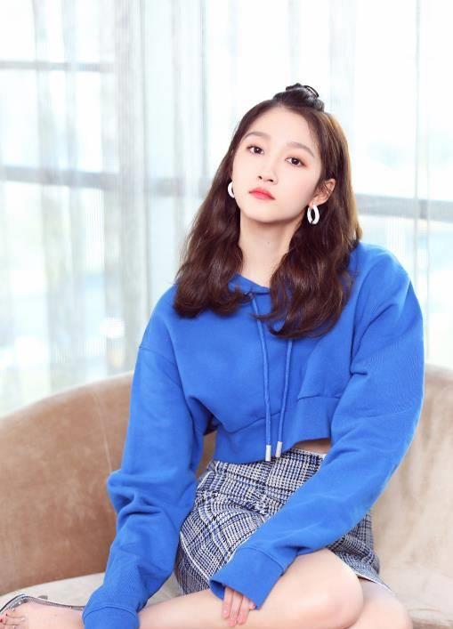 鹿晗被问唱情歌找关晓彤,鹿晗关晓彤到底多喜欢足球