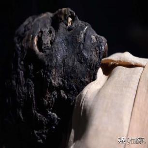 女子身穿日本侵华军装照片,女子身着日本侵华军装露脸