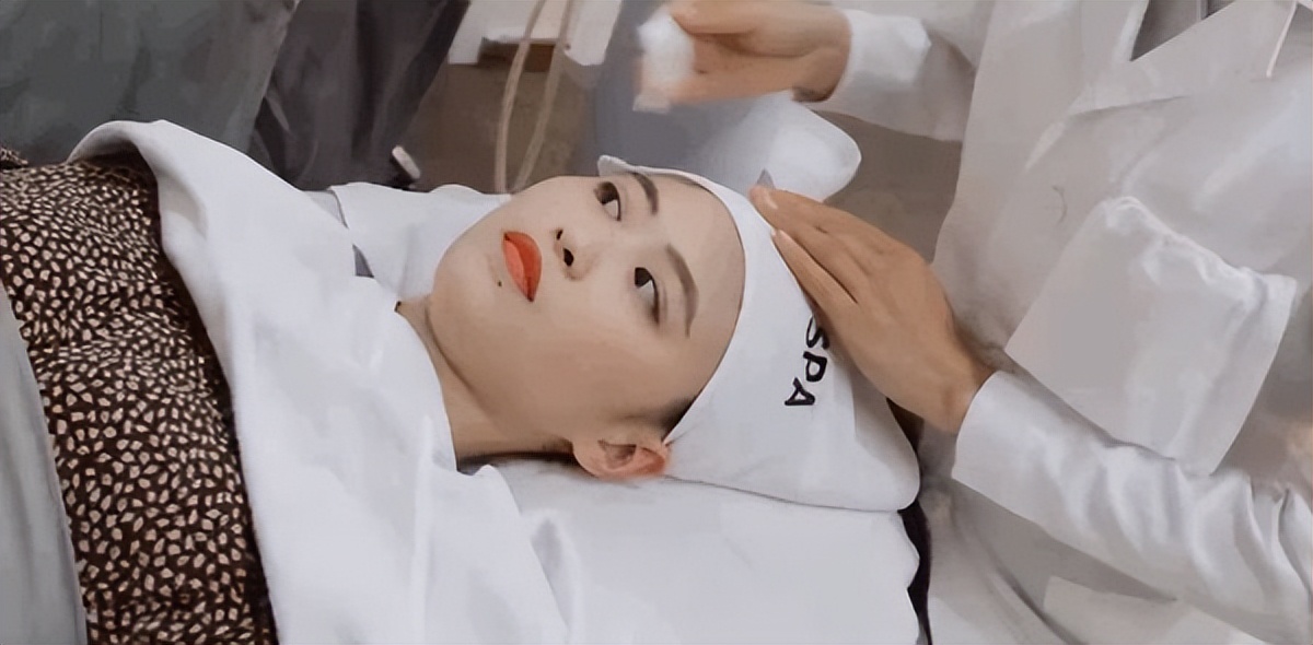 鼻子黑头感觉脏脏的,草莓黑头怎么去除最有效