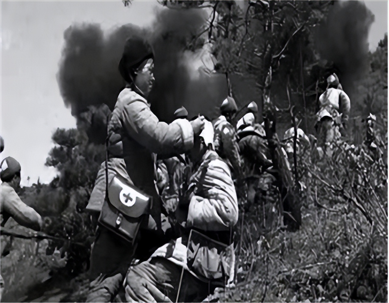 1952年，那个众目睽睽之下大胆拥抱毛主席的女同志，最后怎样了？