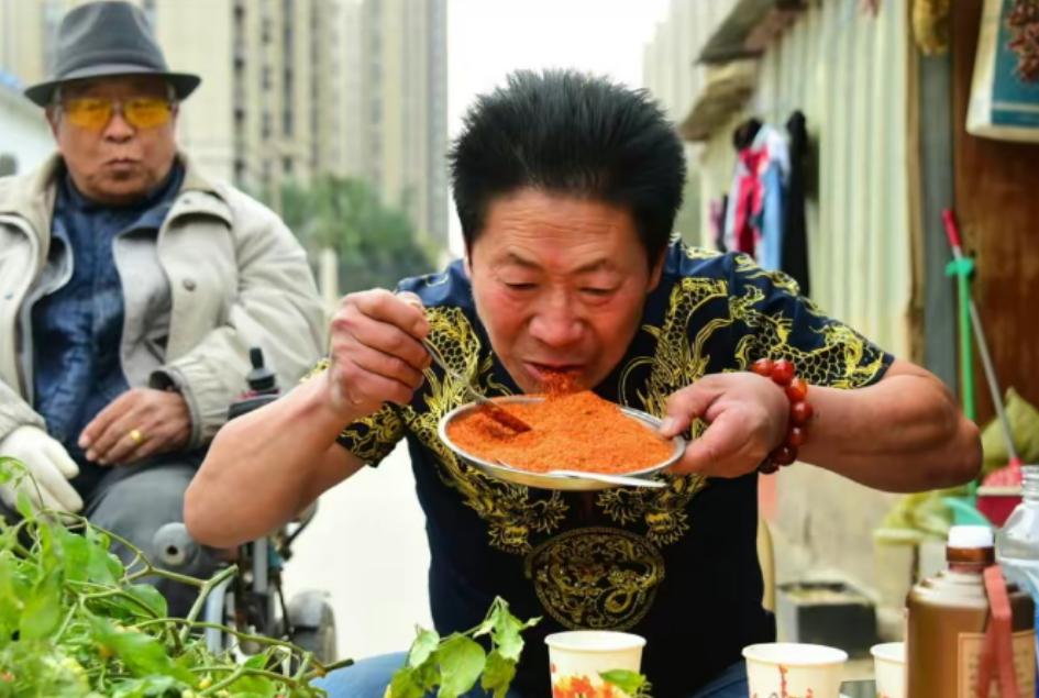 李永志直播卖辣条,李永志挑战辣椒现场直播