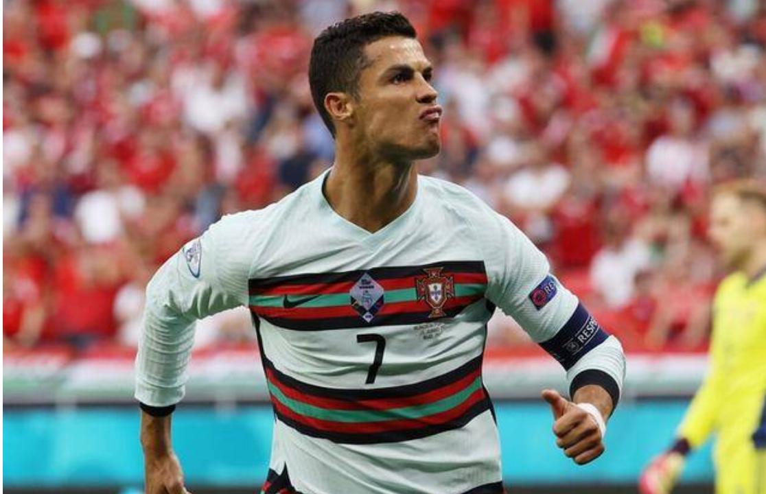 拒喝可乐有错？C罗缺战引韩国球迷怒喷：傲慢自大，梅西就不这样