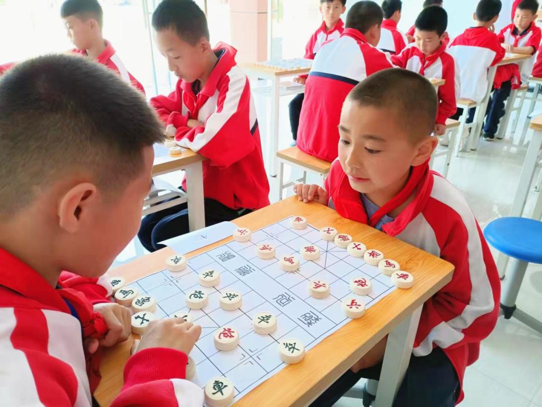 创建国家义务教育优质均衡发展县|走,到黄龙县第二小学看一看!