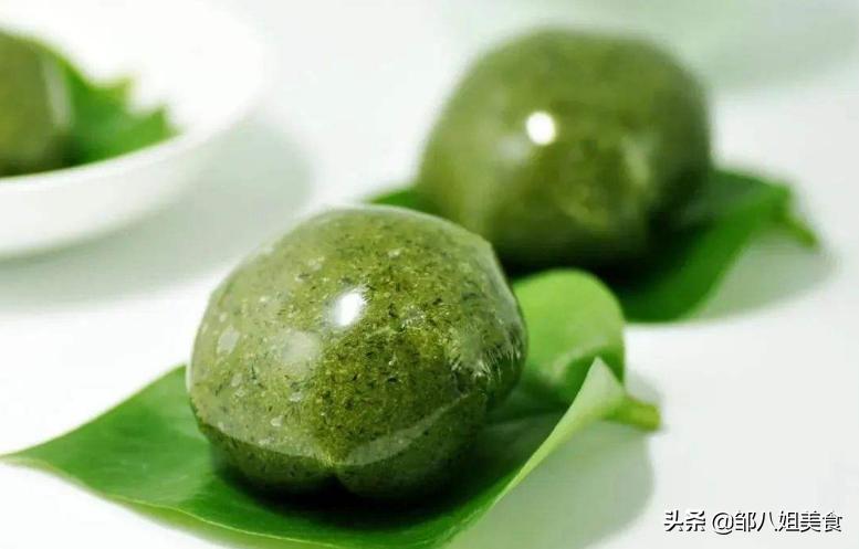 做熟的青团怎么操作呢,青团蒸出来发黑不绿怎么回事
