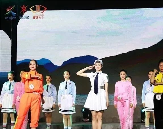 女警警服演变照片图片,最美警花警服图片