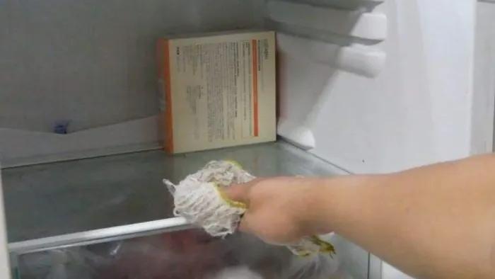 清洁用小苏打和白醋,清洁白醋