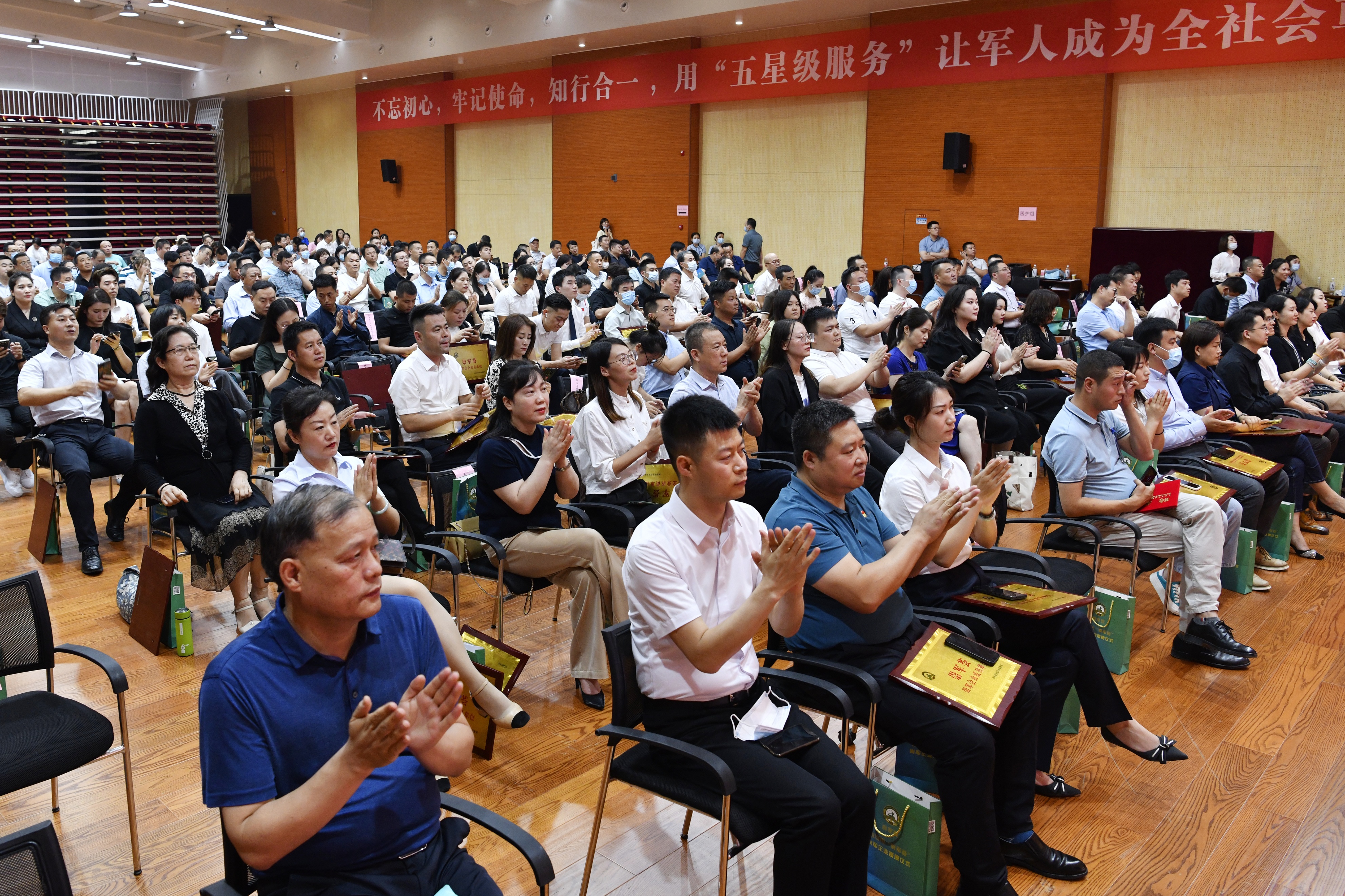 我市着力构建社会化拥军大格局,社会化拥军取得新成效