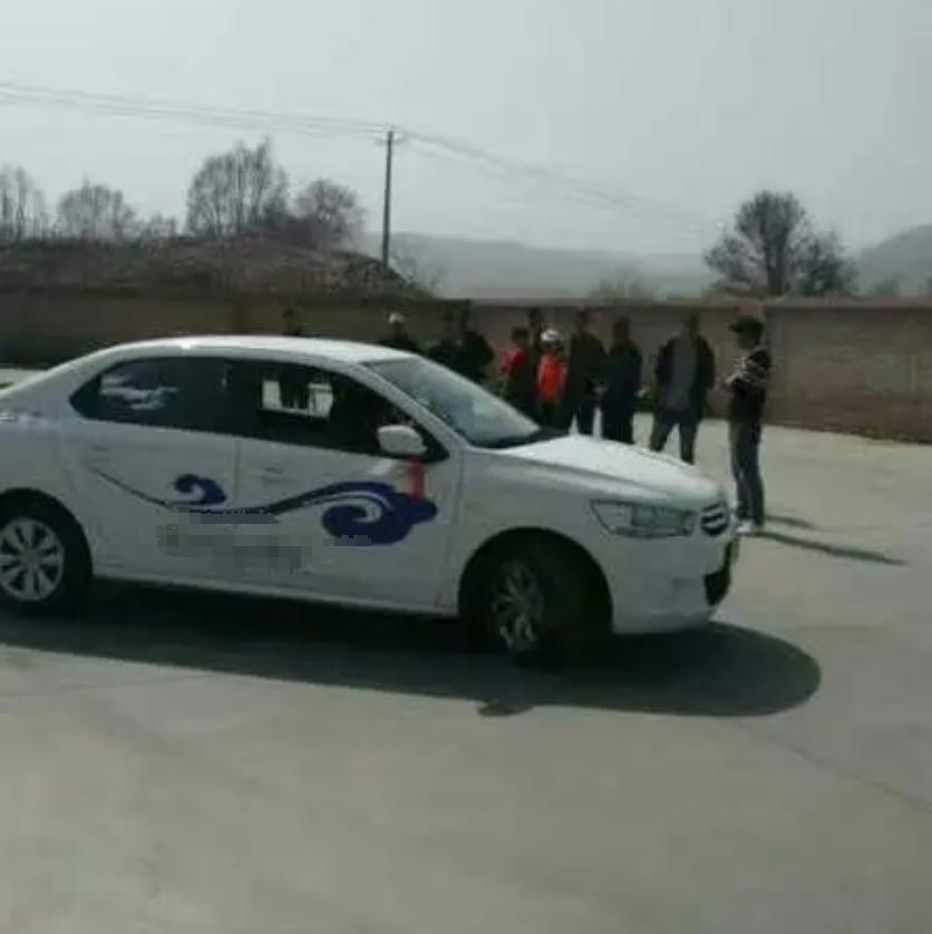 学员练车期间撞坏了车谁赔,学员练科二撞坏了车谁来赔