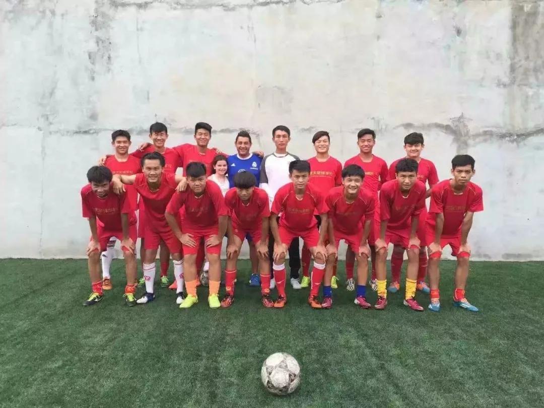 李景足球,足球少年深圳