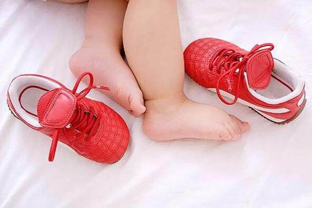 怎么给小孩选合适的鞋码,怎样给孩子买鞋选准尺码