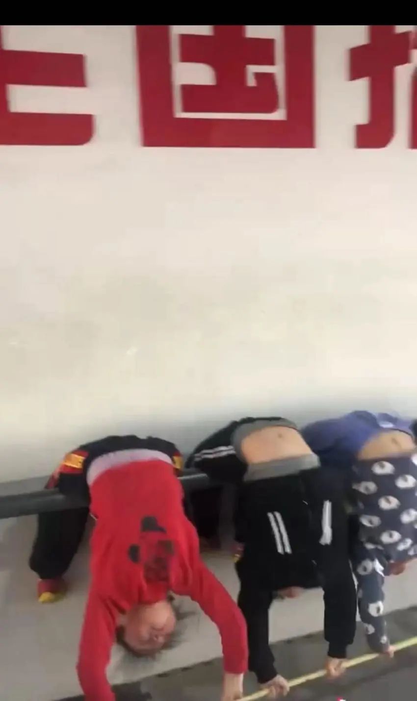 儿童跳舞下腰瘫痪训练,舞蹈下腰导致瘫痪的都是多大孩子