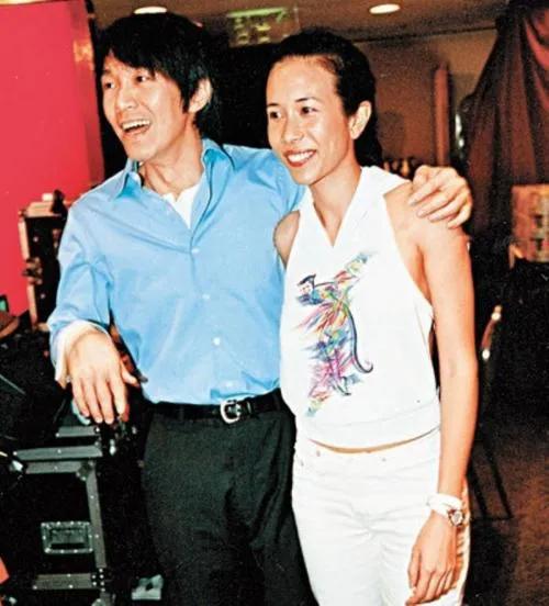 周星驰喜剧之王最后成功当导演,周星驰的喜剧之王为何能成为经典