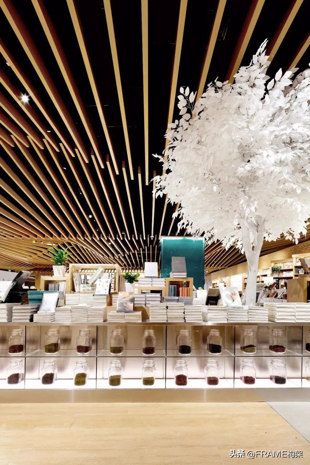 中国的网红书店,网红书店是颜值重要还是内涵重要