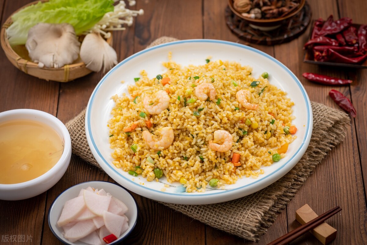 怎么用虾做出几道特别好吃的美食,用虾做一道不长肉的美食