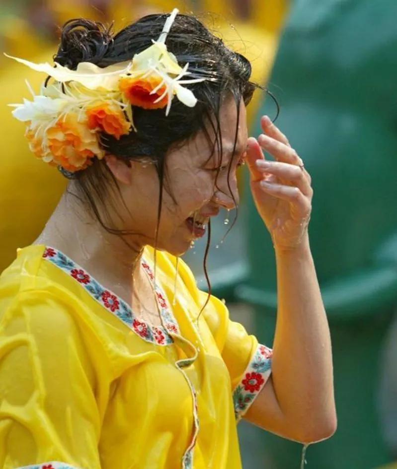 老挝泼水节真的好玩,老挝泼水节有多厉害