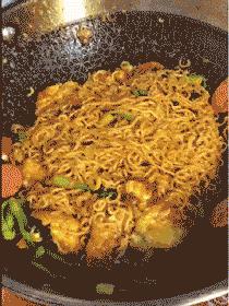 神回复：老鼠贴粘到的，吃了不会犯法吧？网友：自首，争取死缓