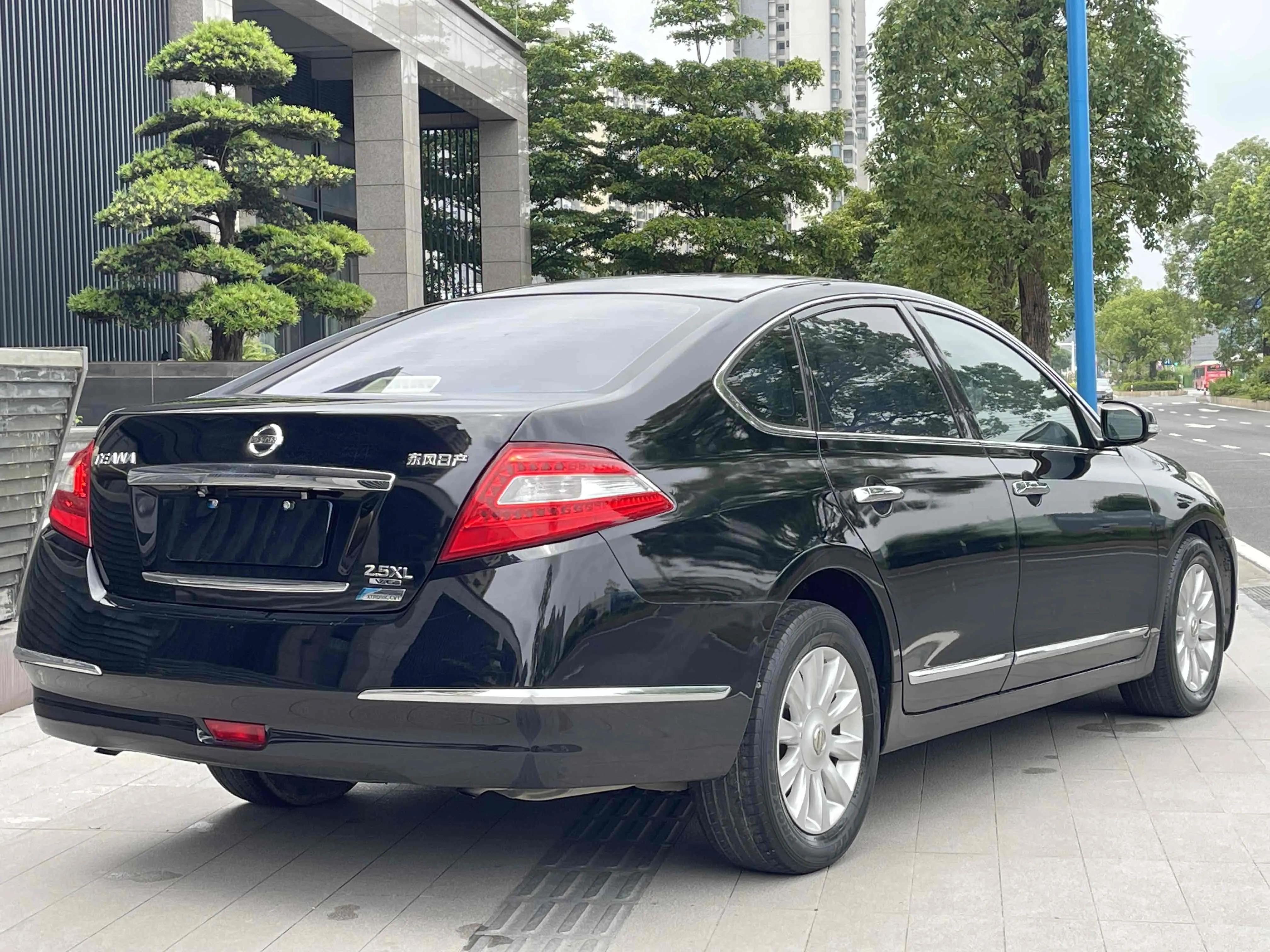 2010款日产天籁十周年纪念版2.0,日产天籁2011款2.0舒适版图片